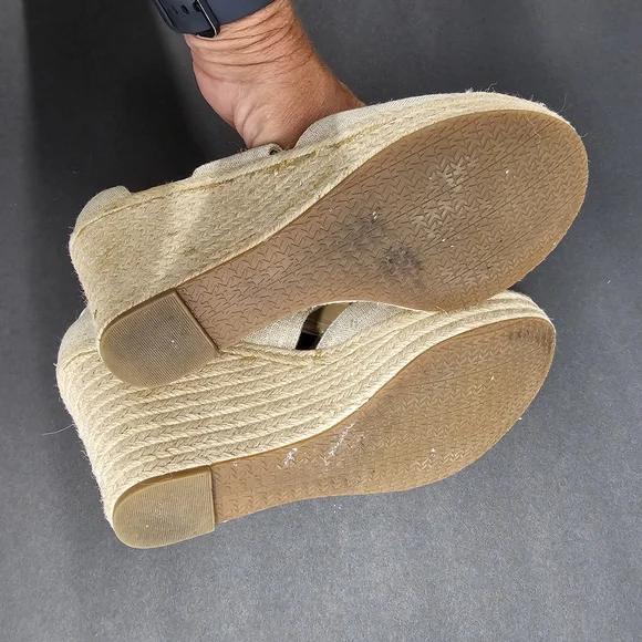 Michael Kors Berkley Beige Wedge Sandals w/ Gold Zipper - Picture 5 of 5